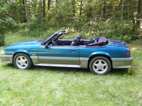 1993 ford mustang gt convertible