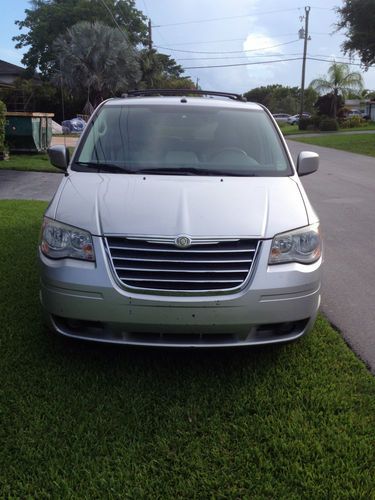 2008 chrysler town and country touring van 1 owner 48k miles