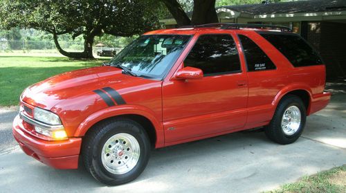 2001 chevrolet s10 blazer 2dr. "45k miles"