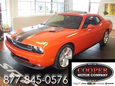6.1l hemi carfax cert.only 600+ miles!!! navigation, roof, uconnect, like new!