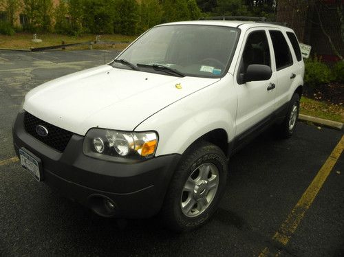 2006 ford escape xlt sports utility 4wd fwd white 4 door automatic