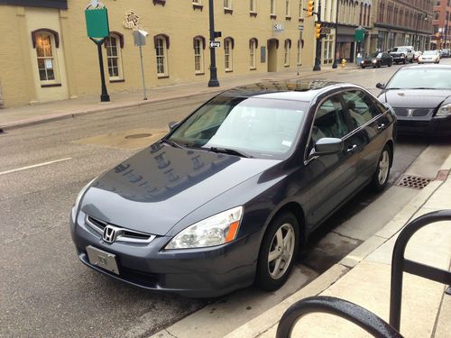 2005 honda accord ex v4 leather-sunroof *excellent condition *