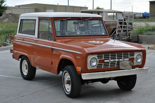 1969 ford bronco originial un-cut with original window sticker low miles