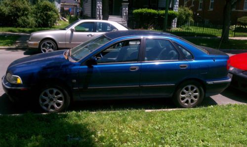 2000 volvo s40 base sedan 4-door 1.9l