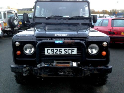 Landrover defender 90 v8 off road specification 4x4 in black with many extras