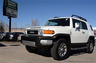 Fj cruiser, off road package 4x4, dash gauges, roof rack, like new, clean carfax