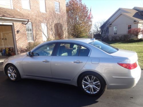 Hyundai genesis 2009 4.6 v8 with only 27k miles!!