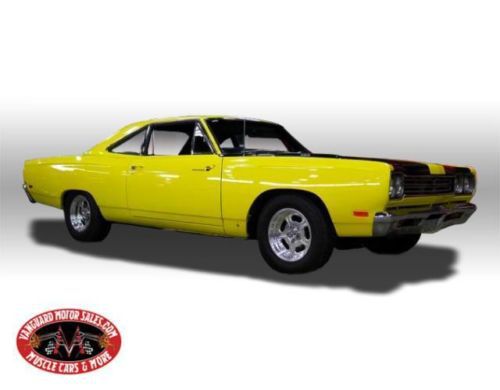 69 plymouth road runner restored gorgeous yellow 4 spe