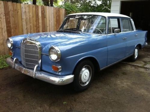 Vintage 1966 mercedes-benz 200-series heckflosse fintail 4 door sedan