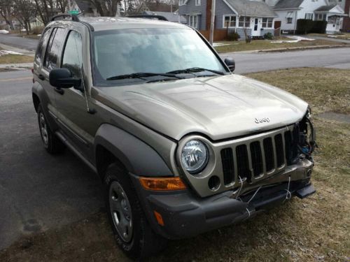2007 jeep liberty 4x4 runs drives minor front damage only 74k miles salvage