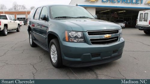 Chevy tahoe hybrid 4x4 low miles leather navigation backup camera we finance