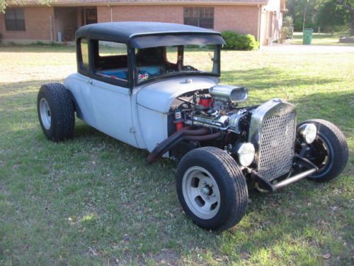 1929 ford model a coupe: traditional hot rod
