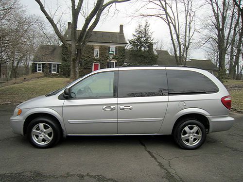 2005 dodge grand caravan sxt mini passenger van 4-door 3.8l