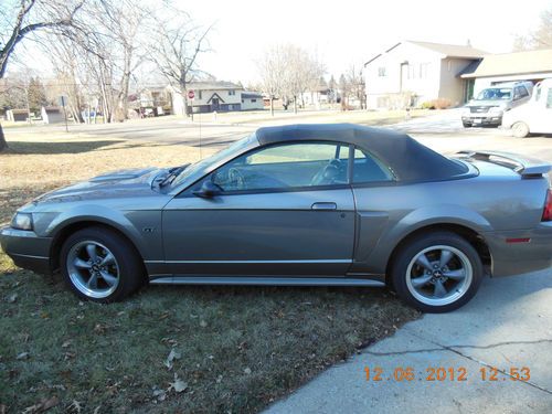 2001 ford mustang gt convertible 2-door 4.6l