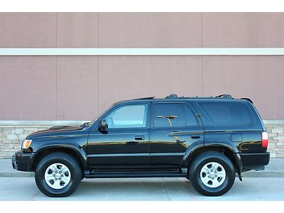 2001 toyota 4runnrr~4x4~sunroof~new tires~sr5~well maintained~serviced up 2 date