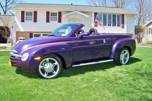 2004 chevy ssr super sport roadster v8 300 hp!! one owner low miles gorgeous!