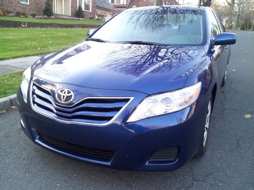 *** no reserve *** 2011 toyota camry le sedan **** no accidents *** clean ***
