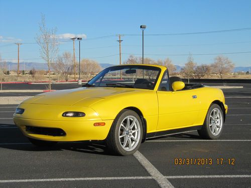 92 miata sunburst yellow w/factory hardtop 1 of 519  produced. well maintained.