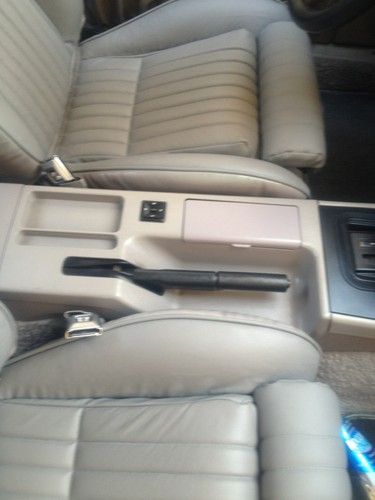 1990 ford mustang lx hatchback 2-door 5.0l