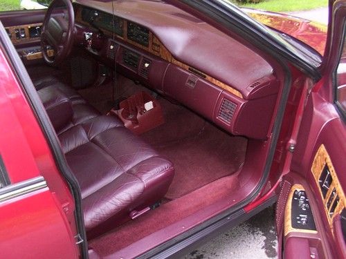 1993 Chevrolet Caprice Classic LTZ Sedan 4-Door 5.7L, image 7