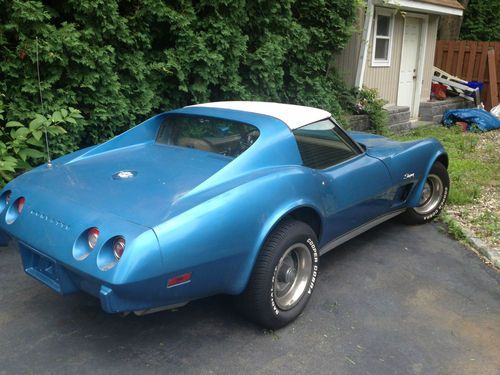 1975 corvette stingray blue