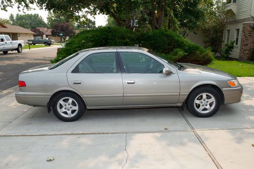2001 toyota camry le sedan first time owner
