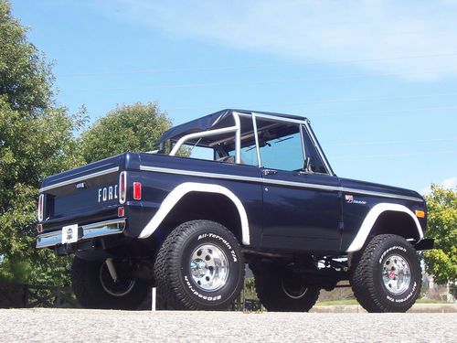 Show quality restored 1977 ford bronco sport loaded a/c must see show and go!