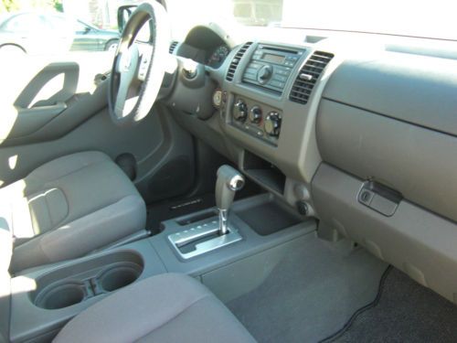 2008 Nissan Frontier SE Extended Cab Pickup 4-Door 2.5L 4-Cylinder, image 4