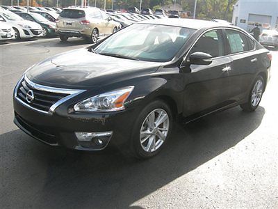 Pre-owned 2013 altima 2.5 sv, convenience and nav packages, 16594 miles
