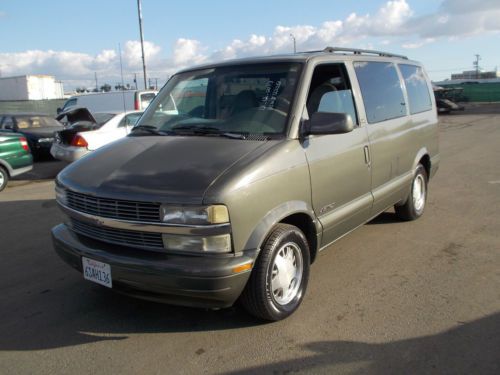 1997 chevy astro van, no reserve
