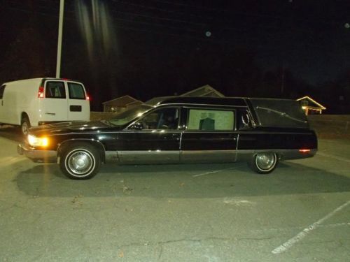 1996 cadillac fleetwood hearse black only 39k miles priced to sell