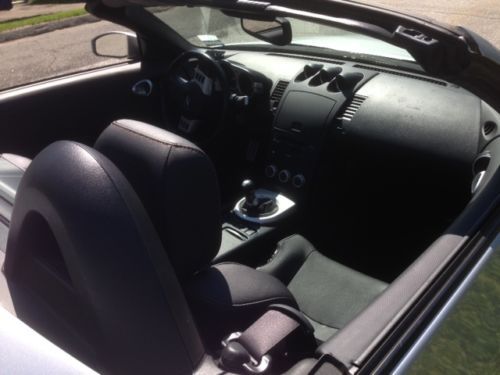 Nissan 350z convertible (roadster) only 7,500 miles, one owner!