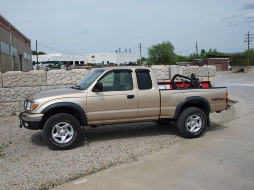 2004 tacoma sr5 trd v6 3.4l  manual pick up 4x4 access cabone owner clean carfax