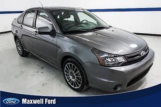 10 focus ses. 2.0l 4 cylinder, auto, sunroof, leather, alloys, clean 1 owner!