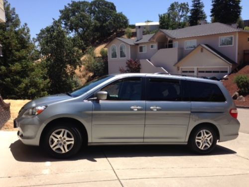 2007 honda odyssey exl in very good condition, dvd package included