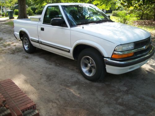 2000 chevy s10 pick up truck (guc)