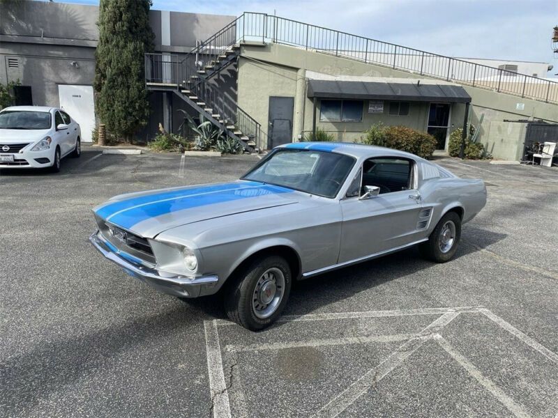 1967 ford mustang fastback coupe