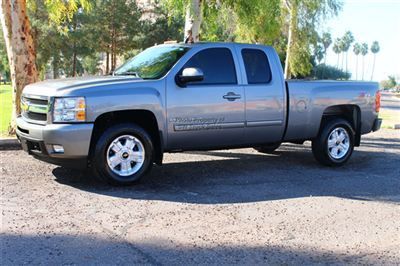 Low miles 1 owner metallic gray z71 flex fuel 5.3 l vortec motor 4x4 leather