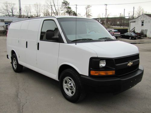 Chevrolet express g1500 cargo van!!! great work truck, autocheck report.