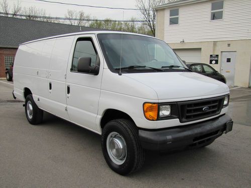 Ford e-250 extended cargo van!!! 4.6 liter v8!!! low miles, one owner!!!