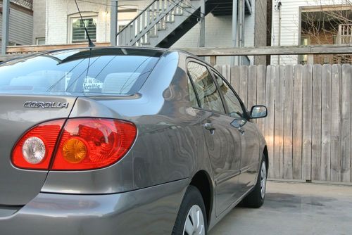 2004 toyota corolla le.. one owner car...no reserve