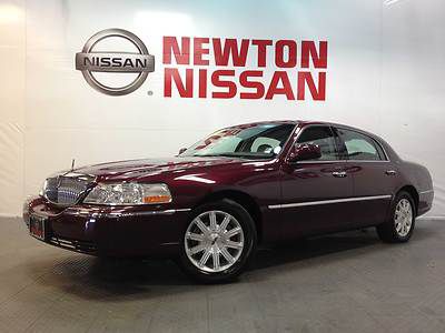 2007 lincoln town car signature limited very clean, clean carfax we finance