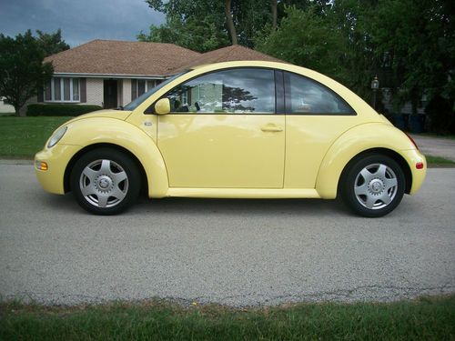 2001 volkswagen 4 cylinder/2.0l / automatic / sunroof / gas saver!