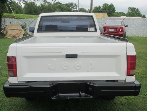1990 Jeep truck #4