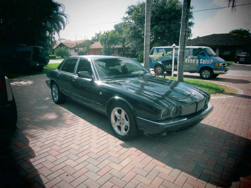 1998 jaguar xj8 base sedan 4-door 4.0l beautiful car no reserve!!!