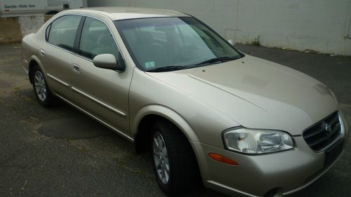 2001 nissan maxima se  only 109k  in great condition