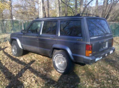 1991 gray jeep (* for sale *)