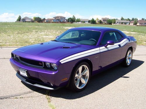 2013 dodge challenger r/t coupe 2-door 5.7l  only 650 miles!  pristine, perfect!