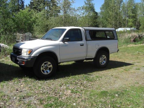 1999 toyota tacoma 5-sp manual tranny pickup with topper