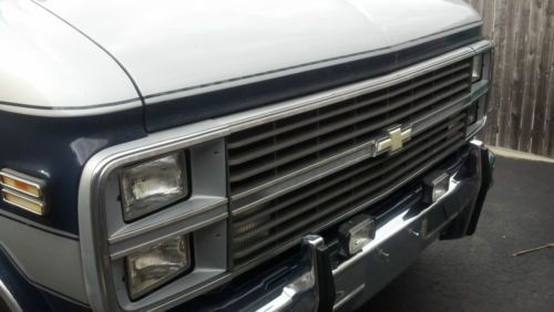1983 chevy express van